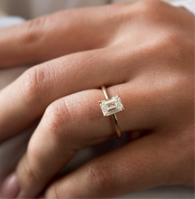 Signature Solitaire | Emerald