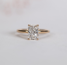 Signature Solitaire | Radiant