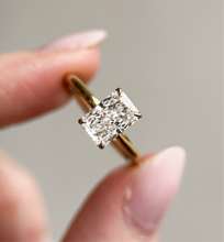 Signature Solitaire | Radiant