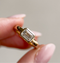 Bezel Solitaire | Emerald Cut