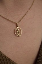 Bloom pendant