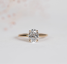 Signature Solitaire | Oval