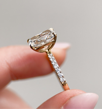 Cushion Cut Solitaire | Pave Shoulders