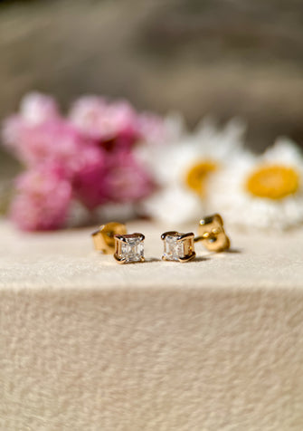 Asscher Solitaire Stud