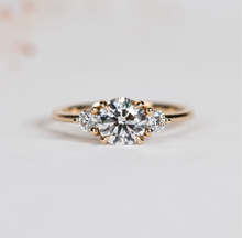 Signature Trilogy | Round Brilliant