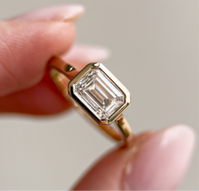Bezel Solitaire | Emerald Cut